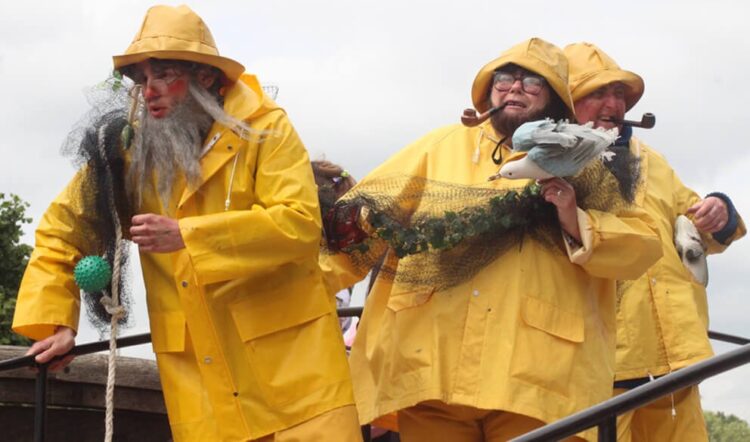 glasto whalers web 1